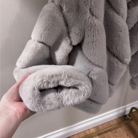 Generation Love Soft Gray Teddy Jacket - Picture 5 of 6